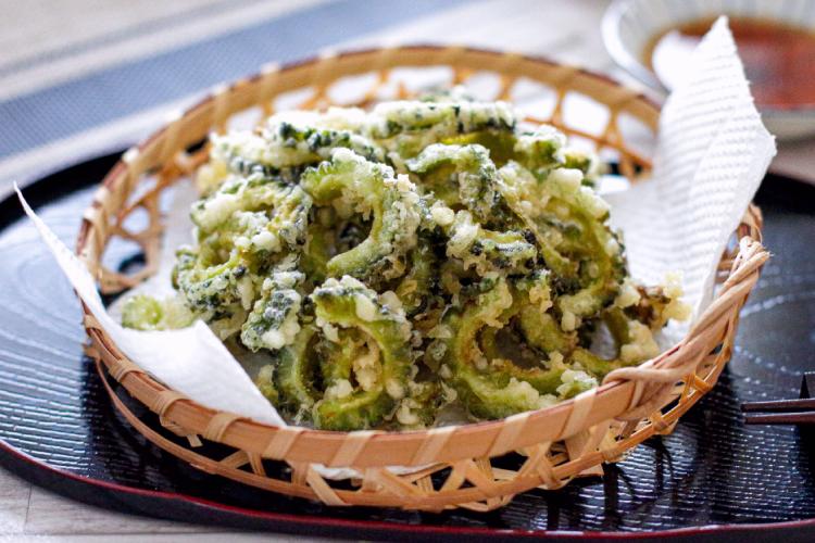 「ゴーヤの天ぷら」幼稚園・保育園の人気の給食レシピ（富喜屋オリジナル食育レシピ）