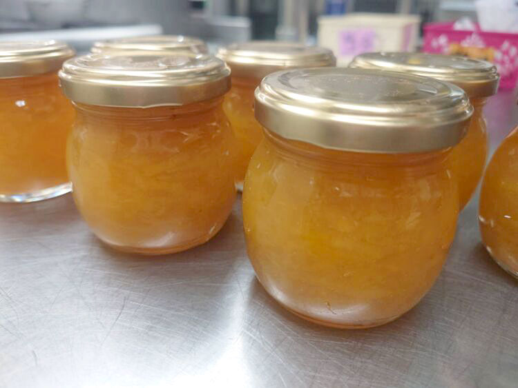 保育園の柚子（ゆず）でジャムづくり　委託給食・自園給食