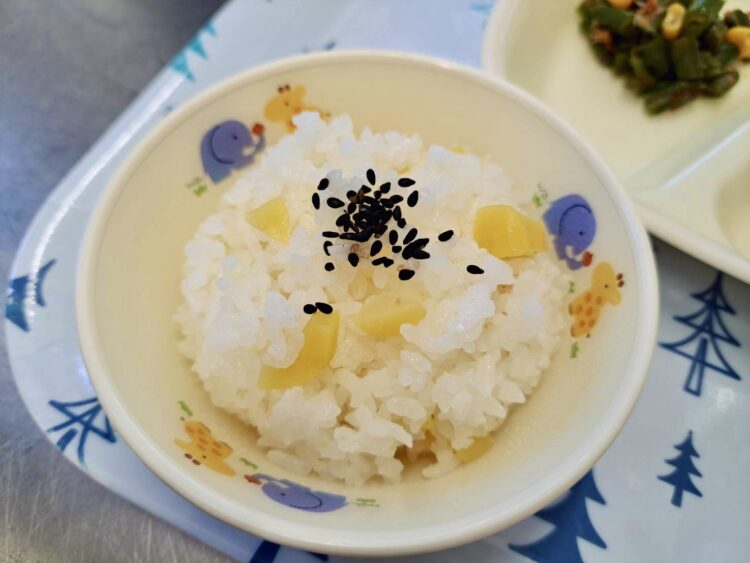 栗ご飯・牛肉のしぐれ煮（神奈川県　こども園）委託給食・自園給食