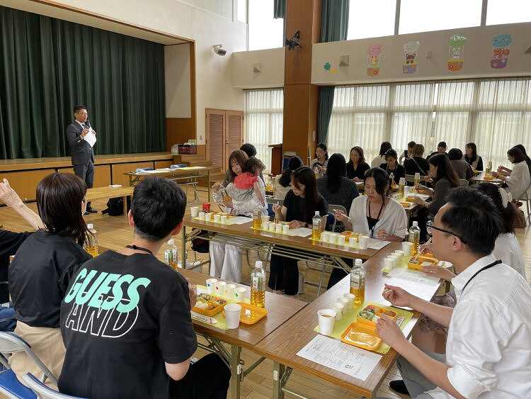 「出汁（だし）」の味くらべと、保護者様のご試食会を開催しました（雲雀丘学園幼稚園さま）