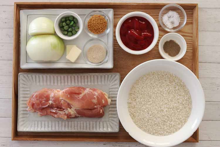 4人分の材料｜「炊飯器でらくらく簡単！ ケチャップライス」幼稚園・保育園の給食レシピ（富喜屋オリジナル食育レシピ）