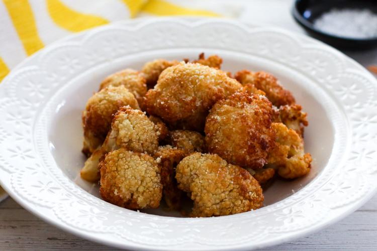 「カリフラワーのフリッター」幼稚園・保育園の人気の給食レシピ（富喜屋オリジナル食育レシピ）