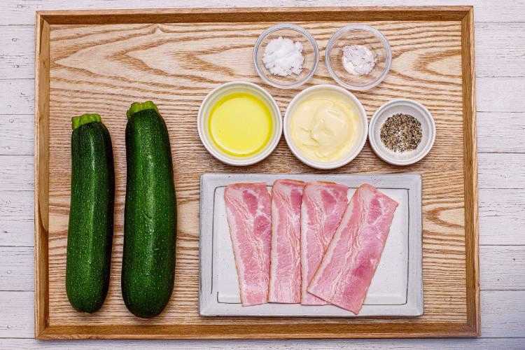 4人分の材料｜「ズッキーニとベーコンのマヨネーズ和え」幼稚園・保育園の人気の給食レシピ（富喜屋オリジナル食育レシピ）